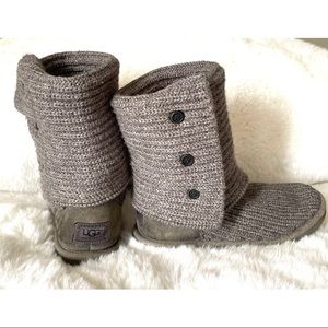Gray cardy Ugg boots  - short sweater with buttons on top size 9 - AUTHENTIC